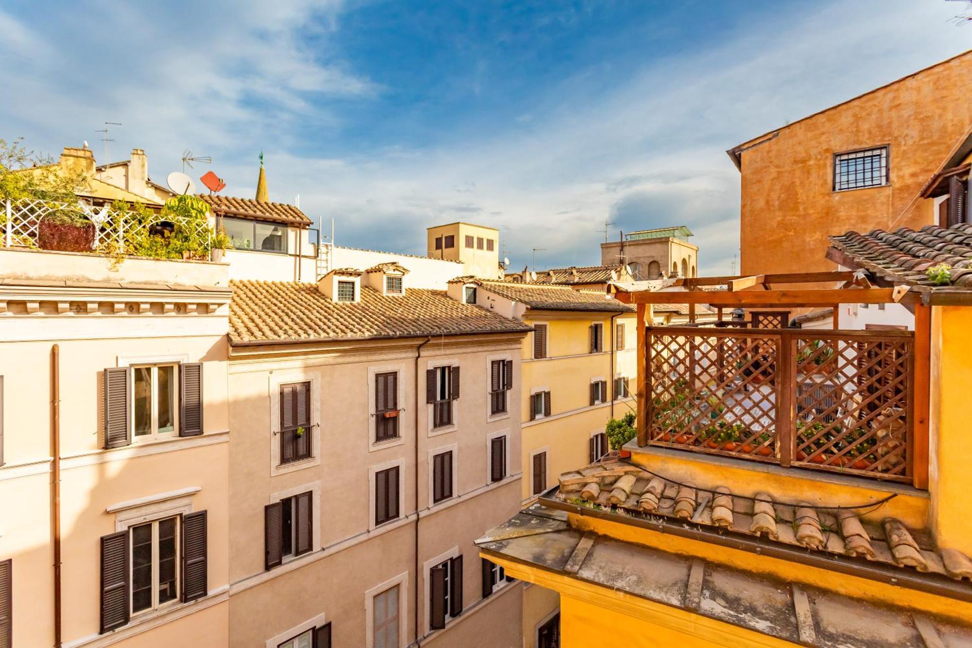 Daplace - La Mongolfiera Rooms In Navona — Photos 3